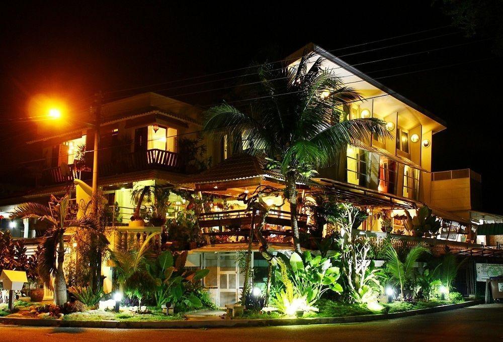 Oyo 90855 Vince Villa Bukit Mertajam Exterior photo